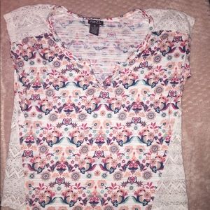 🔥5/$20 EUC Rue 21 Sz M lace detail top🔥